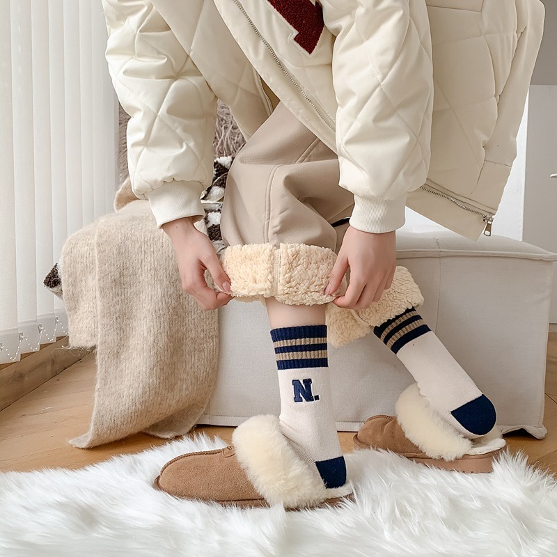 VYPST 現貨 美式字母刺繡保暖中筒襪 毛巾襪 純棉襪 素色 長襪 襪子 百搭必備 交換禮物 生日禮物 情人節禮物-細節圖5