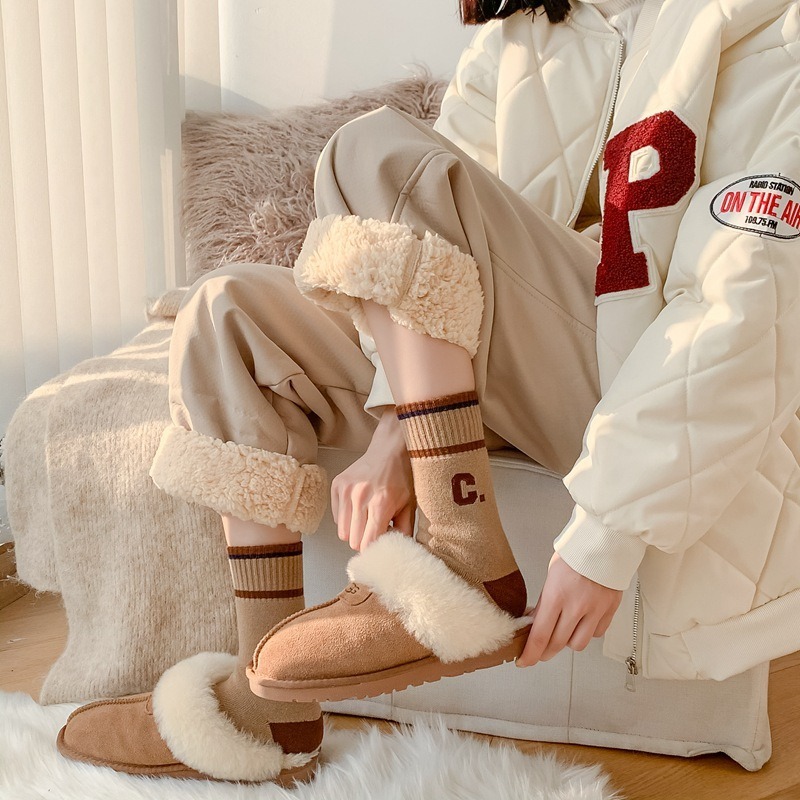 VYPST 現貨 美式字母刺繡保暖中筒襪 毛巾襪 純棉襪 素色 長襪 襪子 百搭必備 交換禮物 生日禮物 情人節禮物-細節圖6