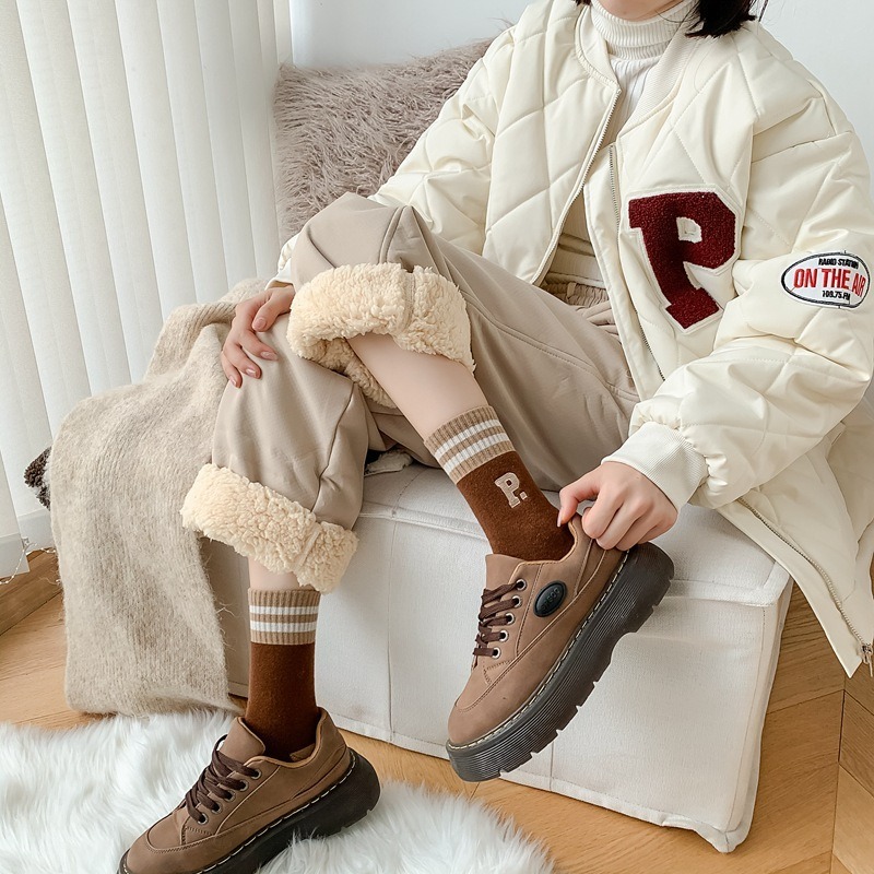 VYPST 現貨 美式字母刺繡保暖中筒襪 毛巾襪 純棉襪 素色 長襪 襪子 百搭必備 交換禮物 生日禮物 情人節禮物-細節圖7