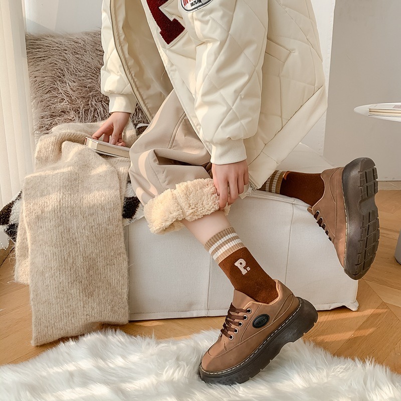 VYPST 現貨 美式字母刺繡保暖中筒襪 毛巾襪 純棉襪 素色 長襪 襪子 百搭必備 交換禮物 生日禮物 情人節禮物-細節圖8