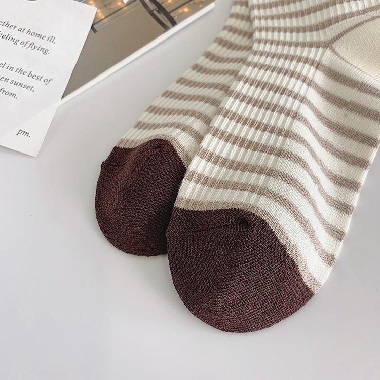 VYPST 現貨 咖啡色系條紋熊熊中筒襪 襪子 長襪  純棉襪 生日禮物 交換禮物 情人節禮物-細節圖8