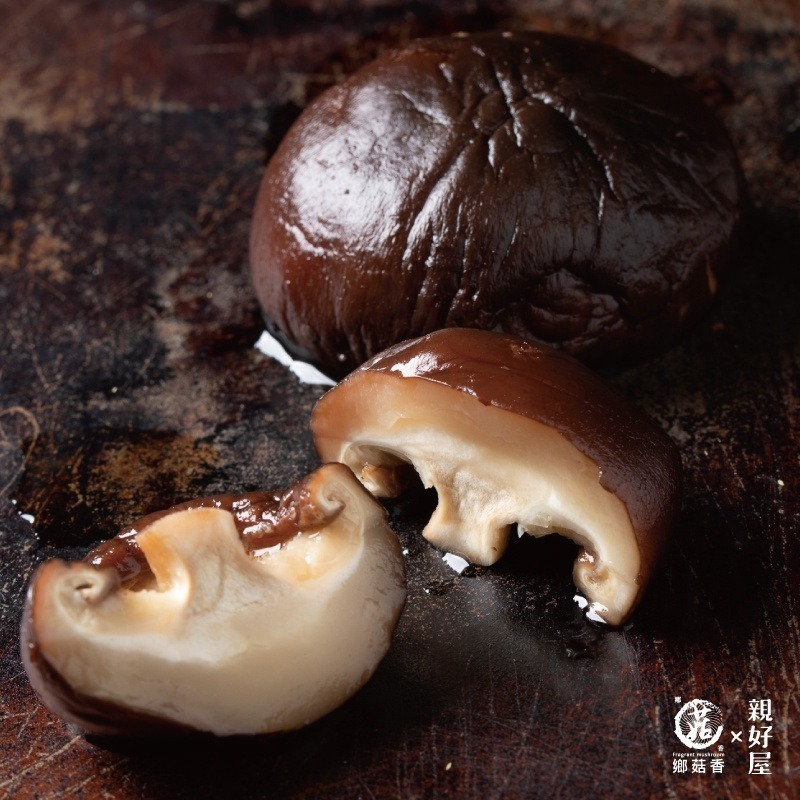 【鄉菇香 親好屋】有機鈕扣菇 台灣在地頂級香菇 300克大包裝 Q彈多汁 料理必備 台中新社 呂健旭 有機冬菇 年節送禮-細節圖7