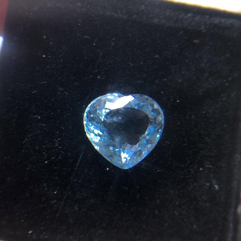 已定【艾爾莎寶石】12.35ct 頂級淨度IF罕見純淨藍愛心！天然瑞士藍拓帕石Swiss Blue Topaz-細節圖2