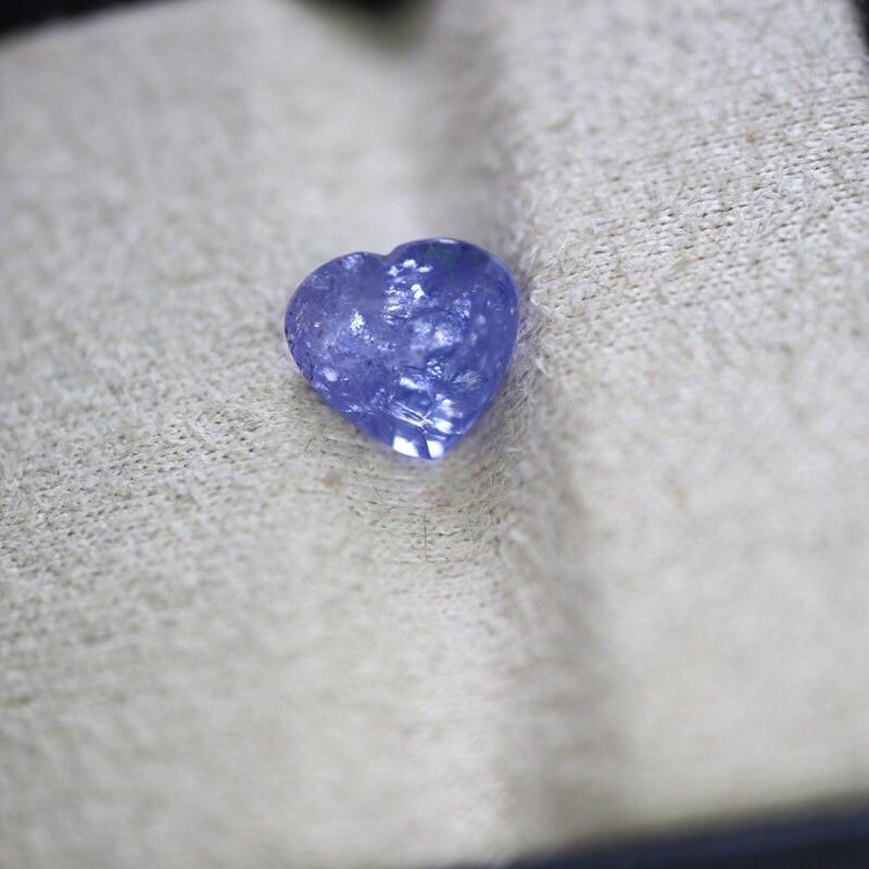 【艾爾莎寶石】1.99ct 經典坦桑石 藍紫色! 天然丹泉石 Tanzanite 火光強 925銀鍍厚玫瑰金美墜-細節圖3