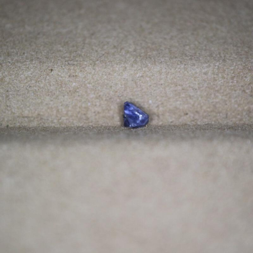 【艾爾莎寶石】【附成分分析書】【原礦】24分 越南鈷尖晶石 Cobalt Spinel 商業名稱藍小妖