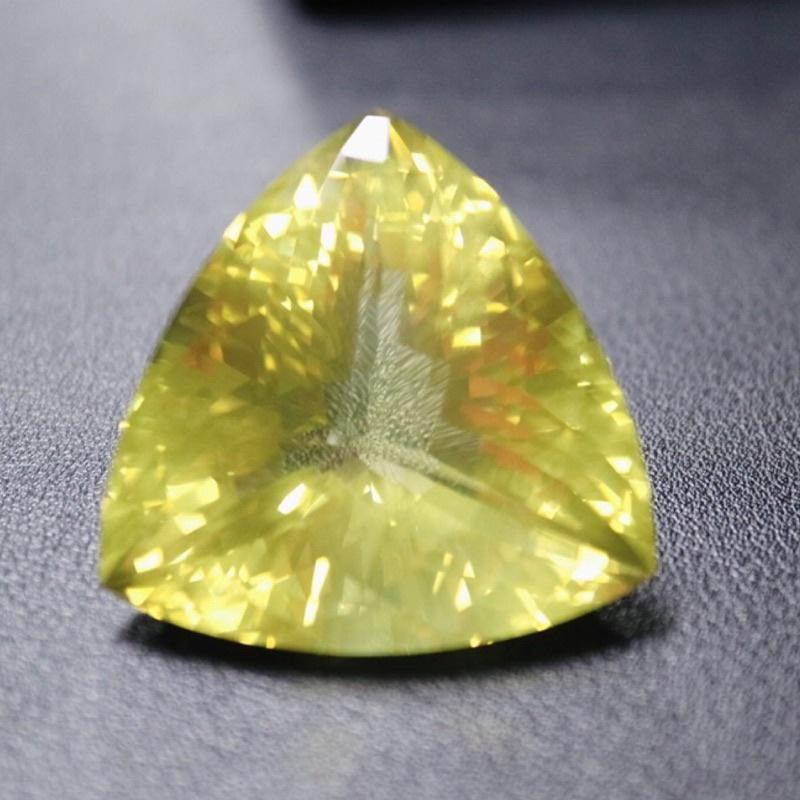 【艾爾莎寶石】117.32ct 頂級淨度IF！破百大盾！份量十足！天然檸檬晶 Lemon Quartz-細節圖2