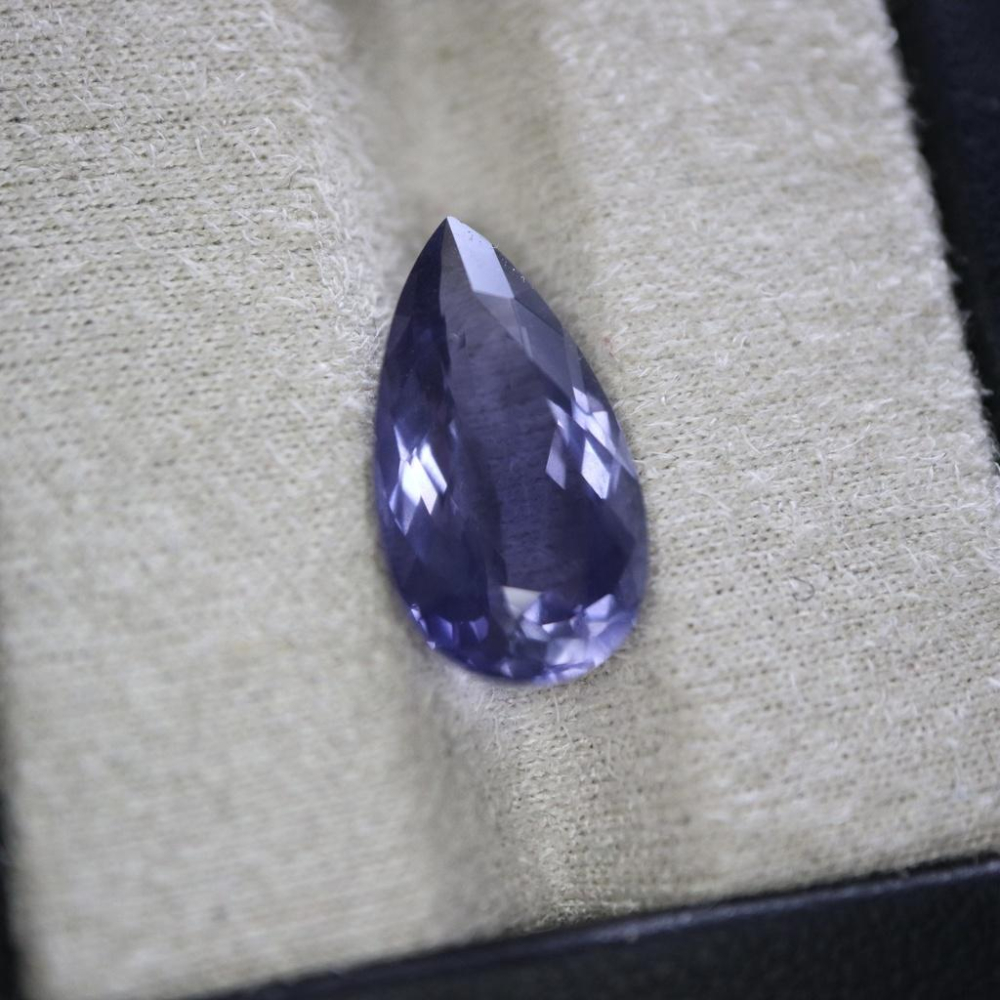 【艾爾莎寶石】4.52ct 頂級淨度IF! 色濃火光強！天然無燒 堇青石 Iolite-細節圖3