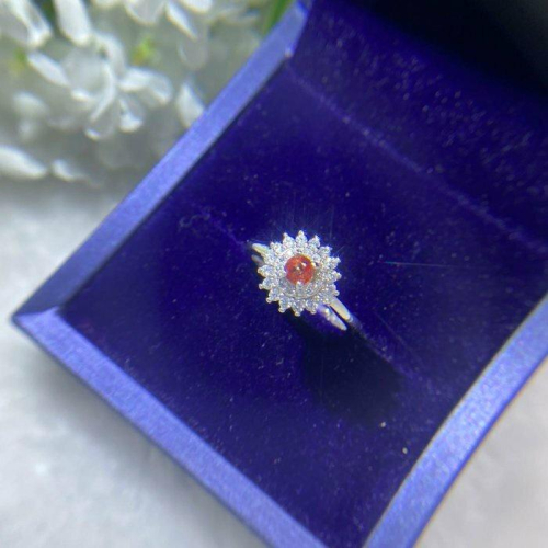 【艾爾莎寶石+】0.4ct 天然橘色藍寶石 Sapphire 925銀鍍厚白K美戒