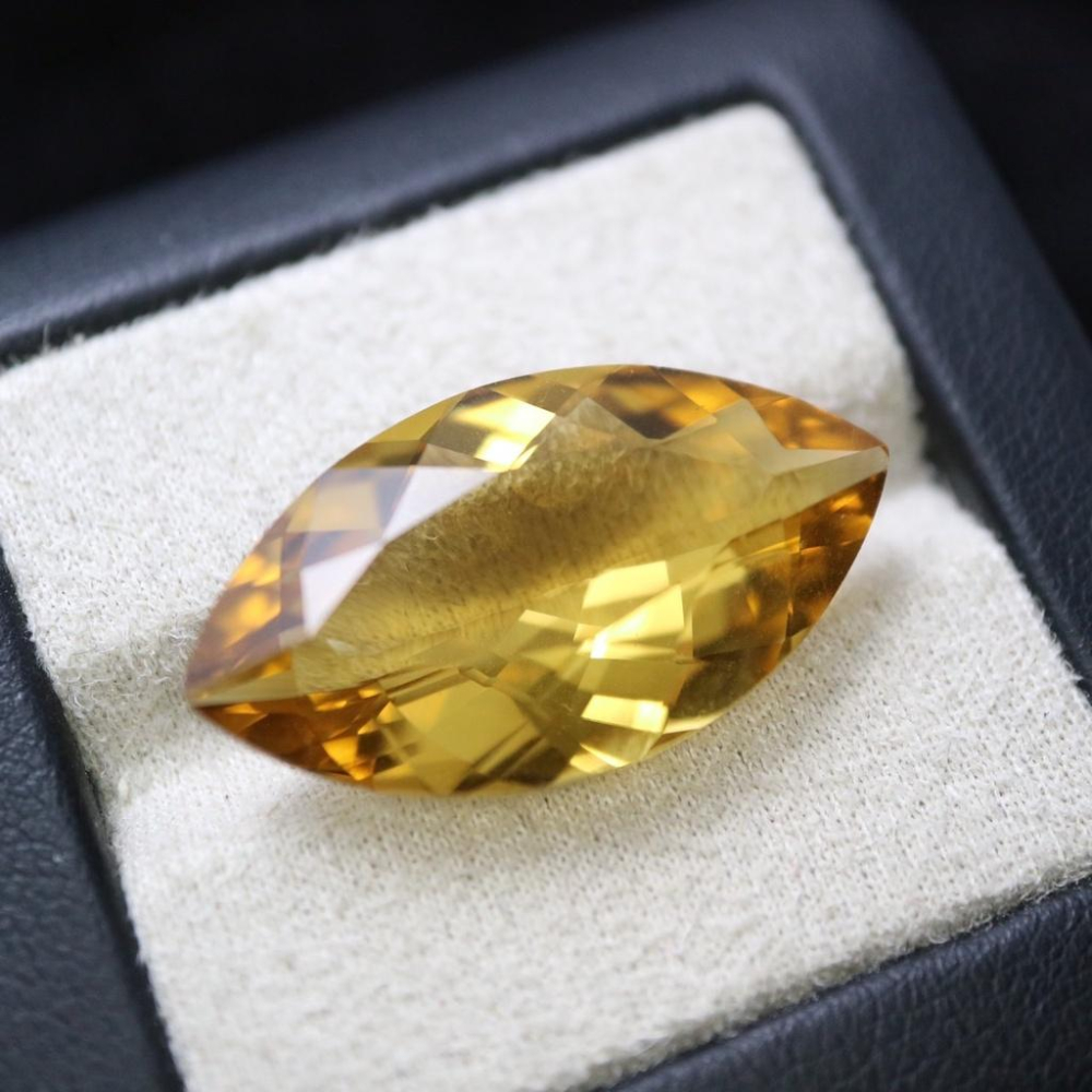 【艾爾莎寶石】18.71ct 頂級淨度IF！招財金元寶！天官賜福！天然巴西黃水晶 Citrine-細節圖2