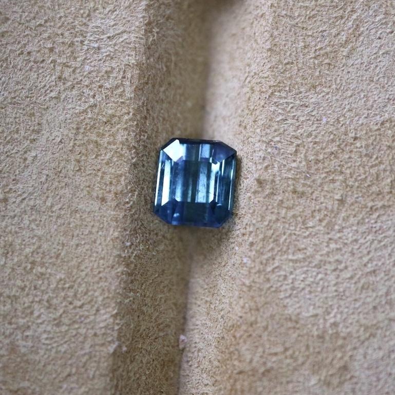 【艾爾莎寶石】1.76ct 天然無燒靛藍碧璽 Indigolite 近頂級淨度IF！罕見方形電光藍！-細節圖2