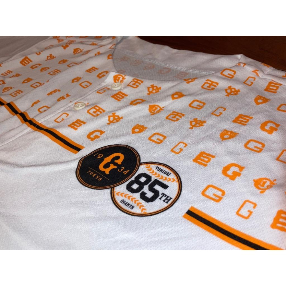 UA 日本職棒 讀賣巨人 85周年紀念 2019 應援球衣 L (罩衫 排汗 NPB 棒球 棒壘 巨人 讀賣 東京)-細節圖4