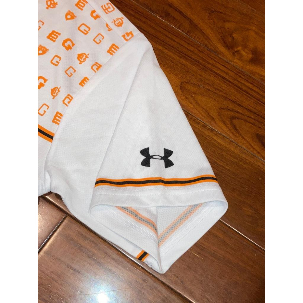 UA 日本職棒 讀賣巨人 85周年紀念 2019 應援球衣 L (罩衫 排汗 NPB 棒球 棒壘 巨人 讀賣 東京)-細節圖5