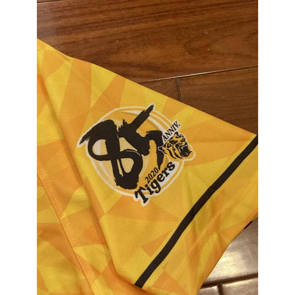 日本職棒 阪神虎 2020 虎之夏 85周年 主題球衣 (罩衫 日職 NPB 棒球 壘球 棒壘 應援)-細節圖6