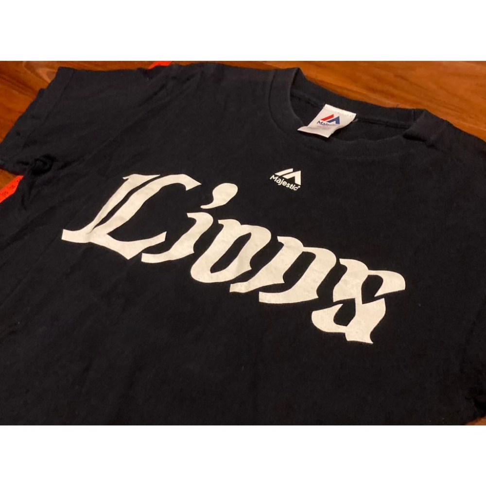 小尺寸S 日本職棒 西武獅 #10森友哉 Majestic 棉質上衣 (球衣 NPB 琦玉 棒球 壘球 棒壘 短t)-細節圖4