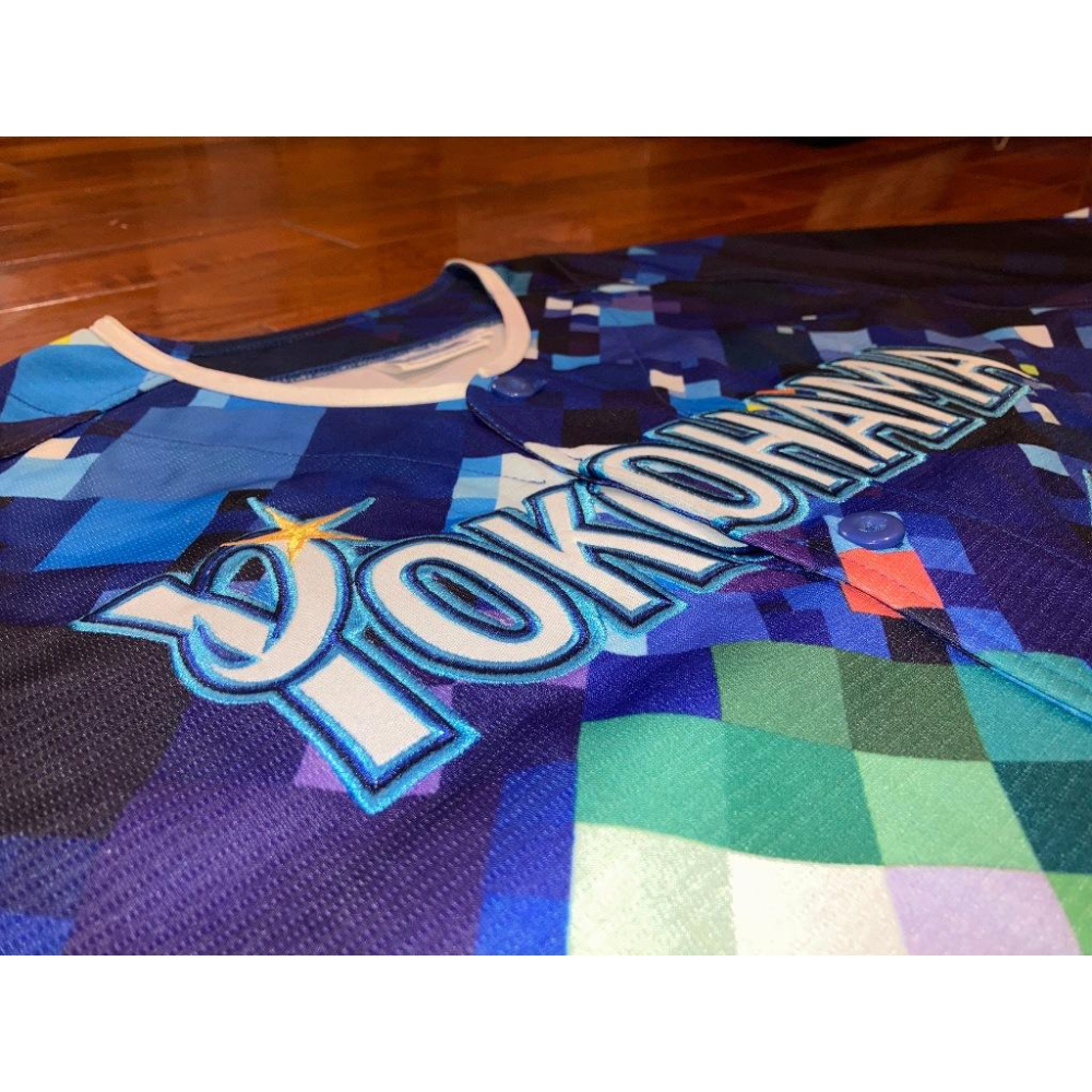 親筆簽名! 全電繡 日本職棒 橫濱DeNA灣星 戸柱恭孝 2017 星夜 STAR 球衣 (罩衫 棒球 刺繡 海灣)-細節圖5