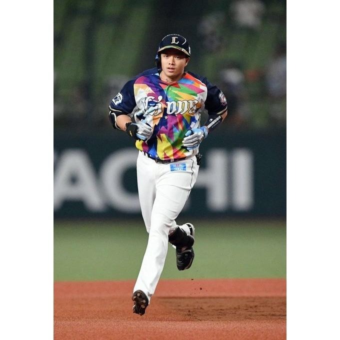 日本職棒 西武獅 2021 彩虹嘉年華 應援球衣 S、L(罩衫 日職 NPB 琦玉 棒球 棒壘 岸潤一郎 小尺寸)-細節圖2