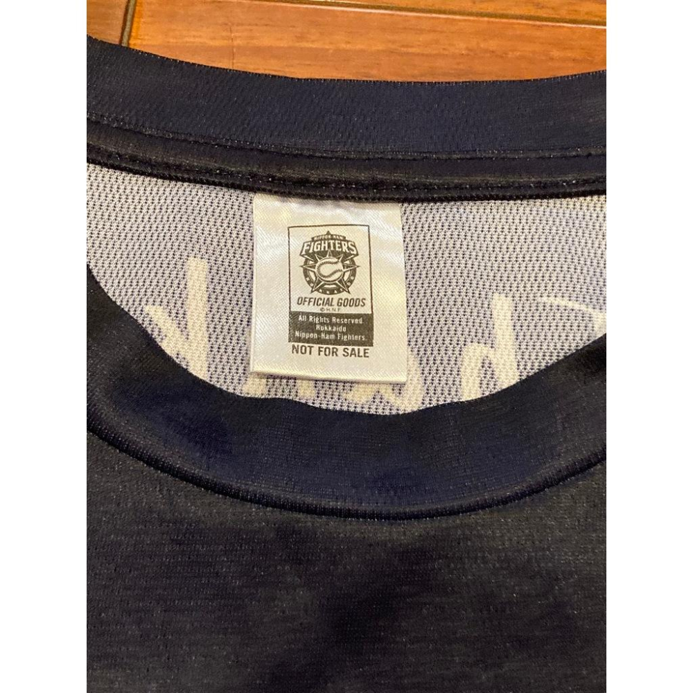 日本職棒 火腿鬥士 2019 田中賢介 最終戰 引退紀念 排汗上衣 L(短T 球衣 NPB 棒球 棒壘 練習衣 北海道)-細節圖7