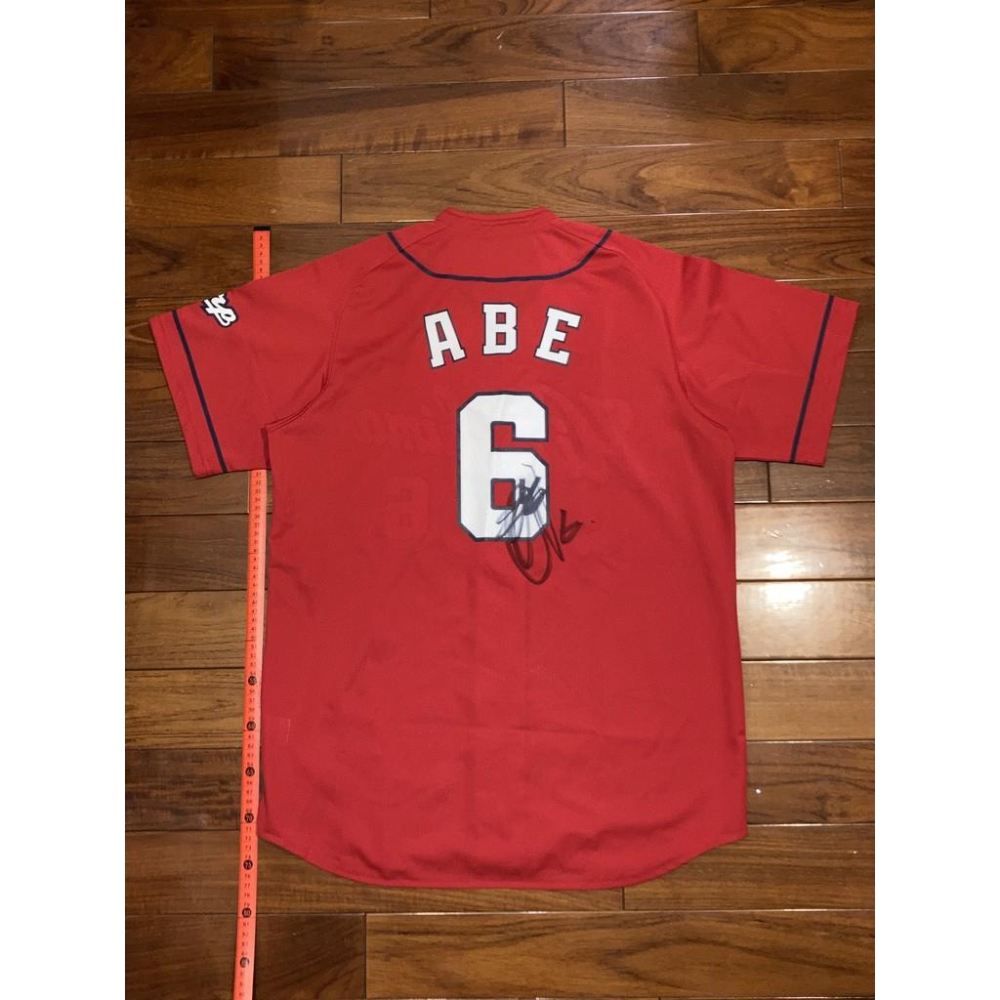 日本職棒 廣島鯉魚 #6安部友裕 親筆簽名 客場 應援球衣 (罩衫 日職 NPB 棒球 棒壘)-細節圖4