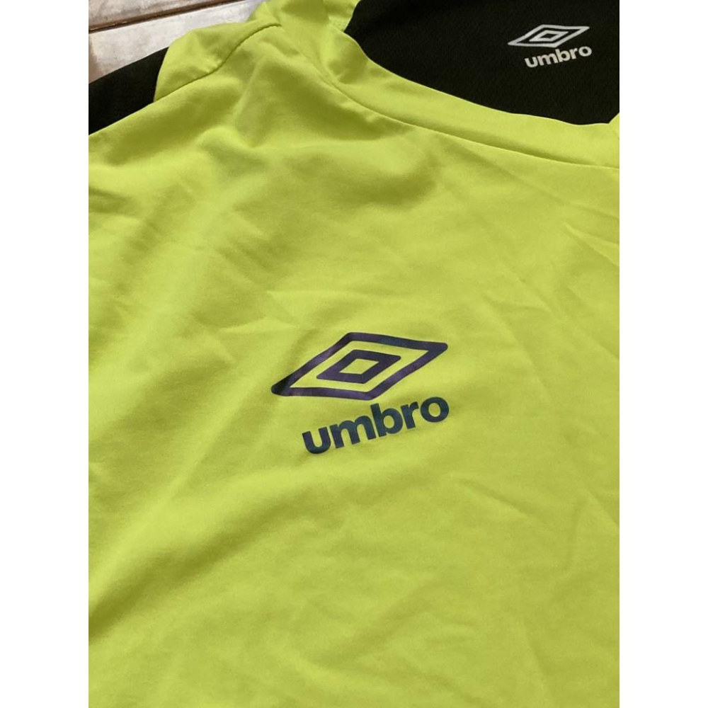 英國UMBRO 涼感 抗UV 排汗上衣 XL (路跑 練習衣 訓練 茵寶 足球 短T 螢光綠) UUUTJA60-細節圖2