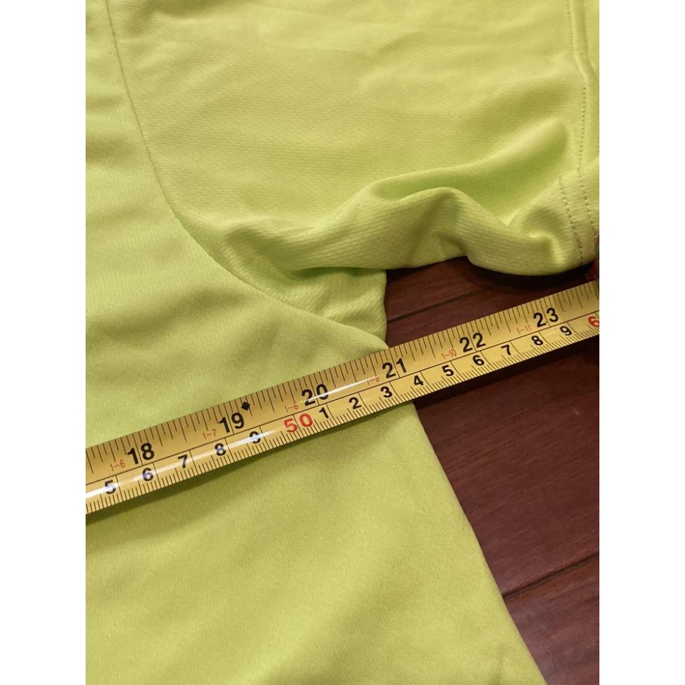 MIZUNO 刺繡 螢光綠 排汗上衣 (運動 短T 路跑 美津濃 電繡 短袖)-細節圖6