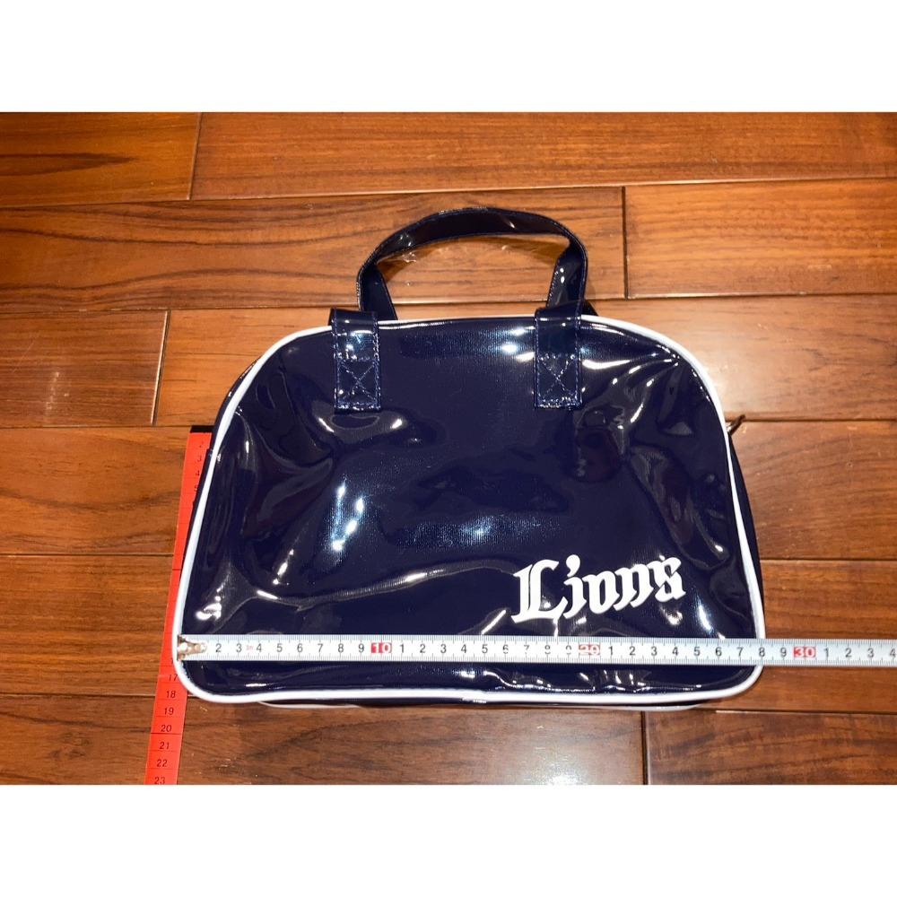 新品 日本職棒 西武獅 2025  防水材質 迷你 波士頓包/手提包 藏青款(包包 NPB 棒球 棒壘 側背包 小尺寸)-細節圖7