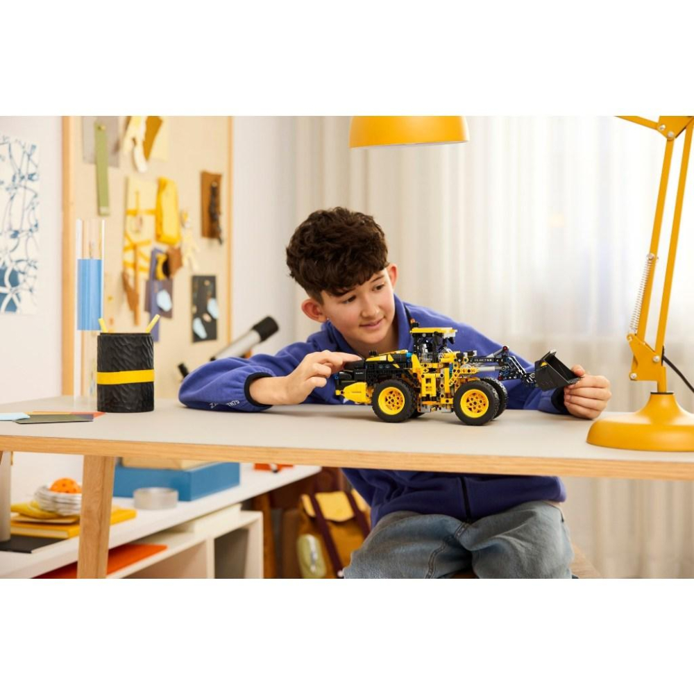 [大王機器人]LEGO 42209 Volvo L120 Electric 輪式裝載機 樂高® 科技 Technic系列-細節圖6