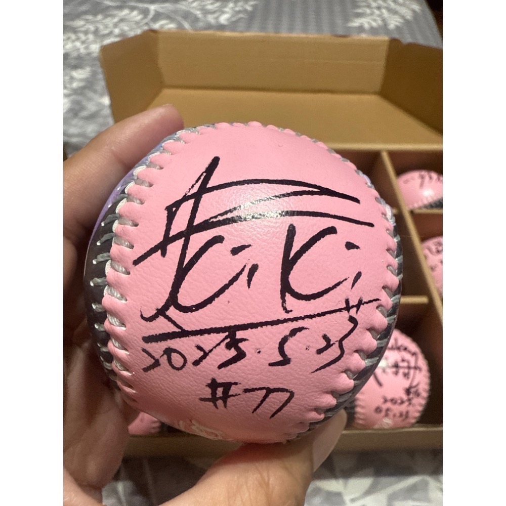 小龍女啦啦隊 簽名球 味全龍小龍女 李多慧 林襄 菲菲 賴可 小蛙 柳柳-規格圖1