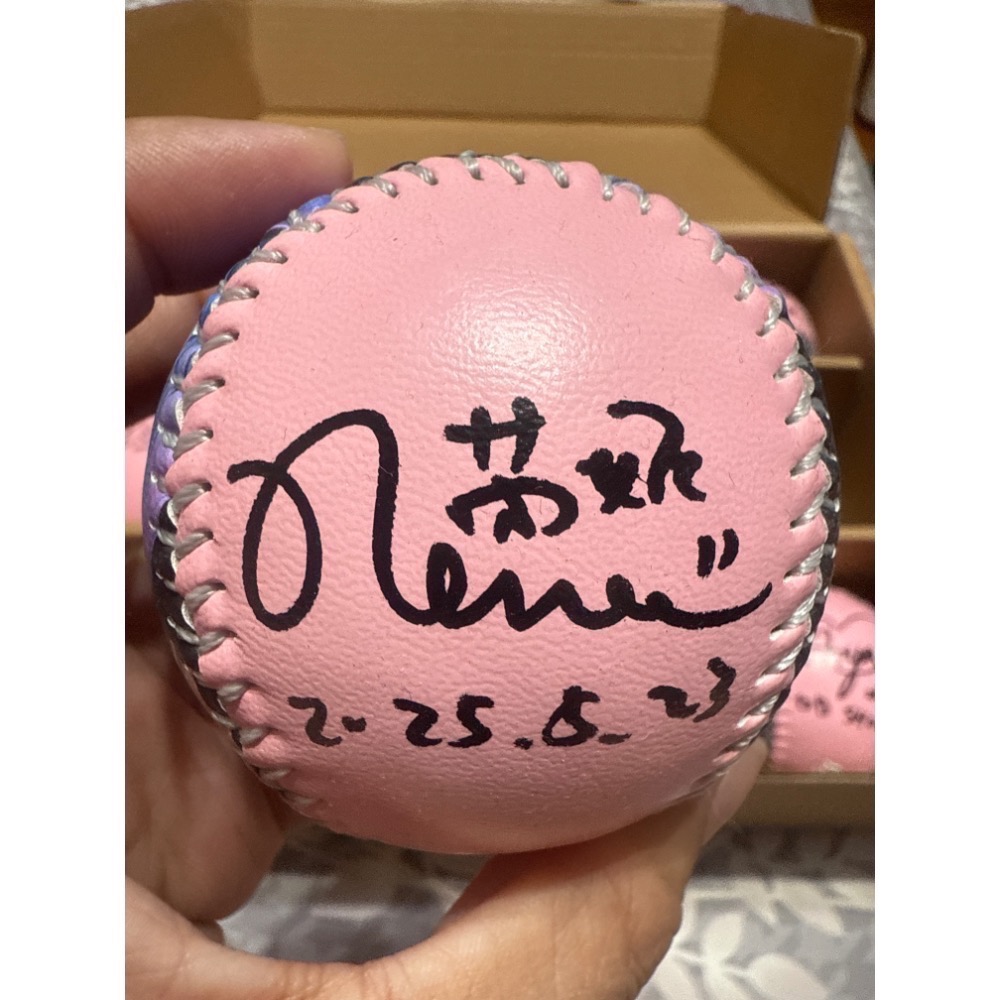 小龍女啦啦隊 簽名球 味全龍小龍女 李多慧 林襄 菲菲 賴可 小蛙 柳柳-規格圖1