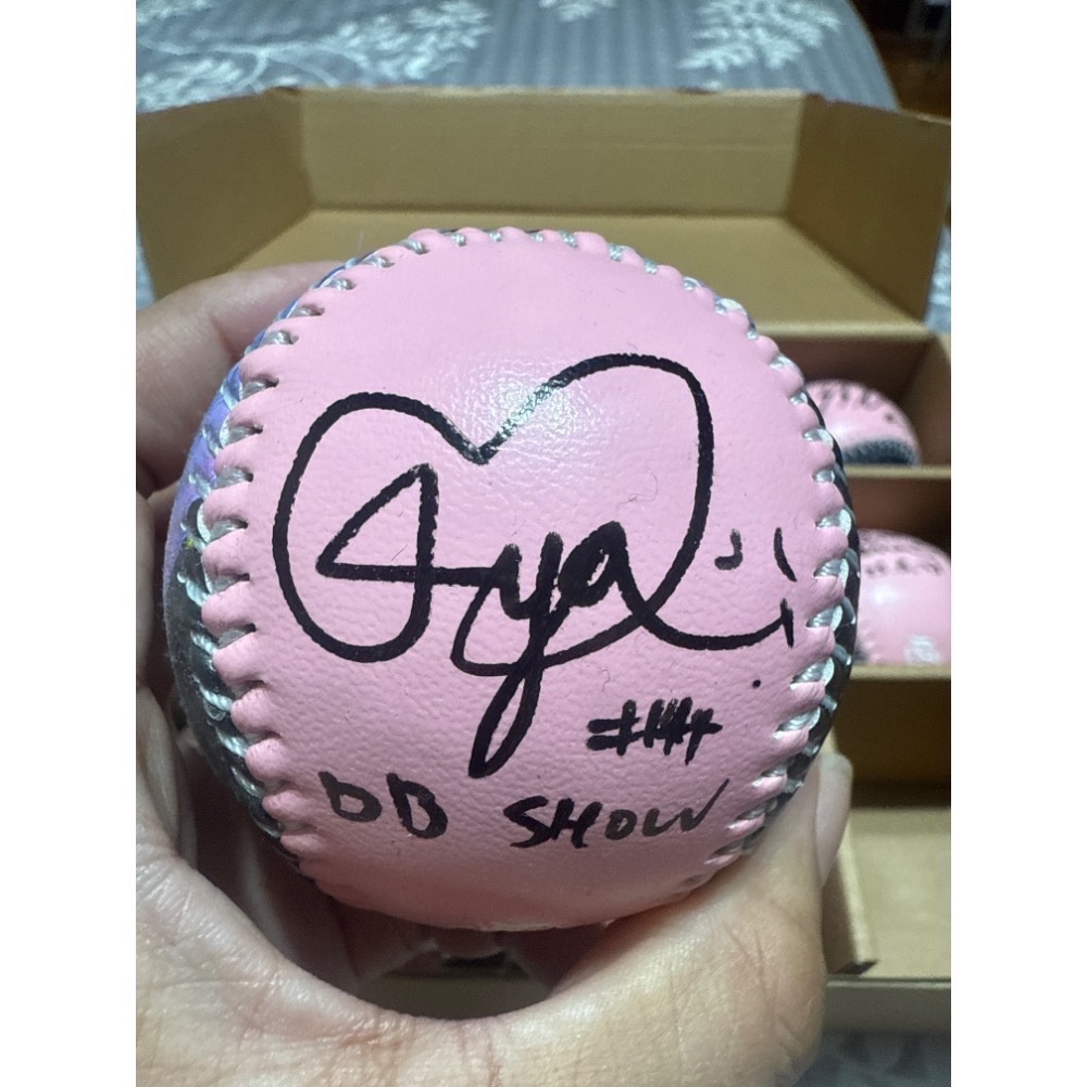 小龍女啦啦隊 簽名球 味全龍小龍女 李多慧 林襄 菲菲 賴可 小蛙 柳柳-規格圖1