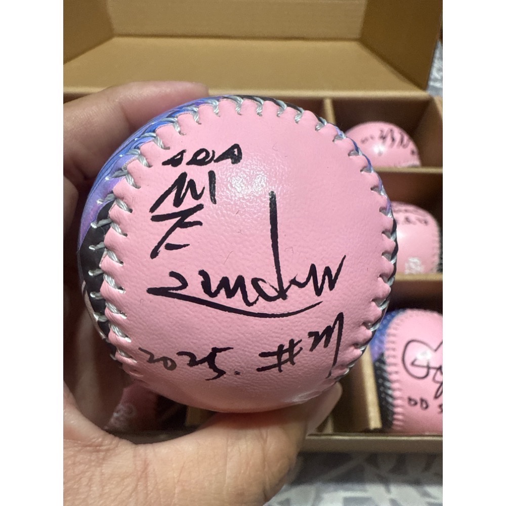 小龍女啦啦隊 簽名球 味全龍小龍女 李多慧 林襄 菲菲 賴可 小蛙 柳柳-規格圖1