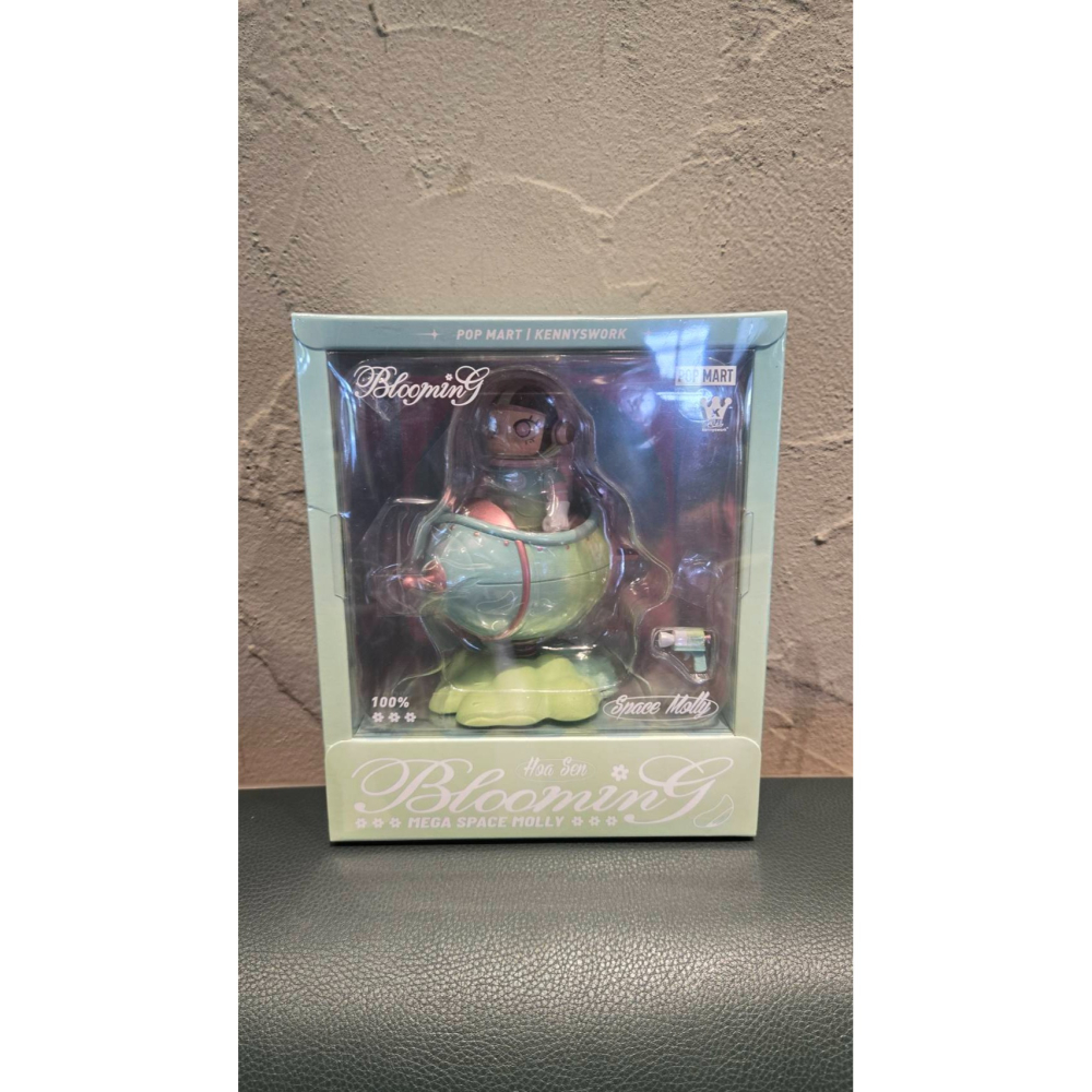 《Molly》飛船 🌟越南蓮花限定🌟全新未拆現貨/POP MART 泡泡瑪特/MEGA SPACE  綻放系列-細節圖2