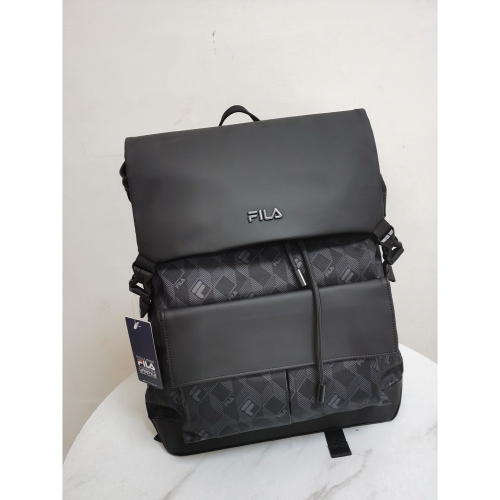 【季得運動】FILA黑武士老花雙肩包 *黑色。250838F-細節圖3