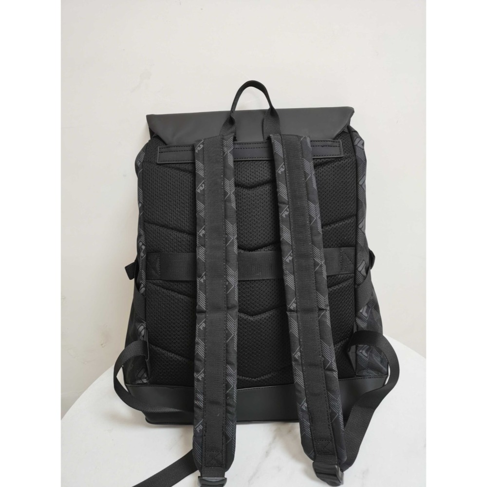 【季得運動】FILA黑武士老花雙肩包 *黑色。250838F-細節圖7