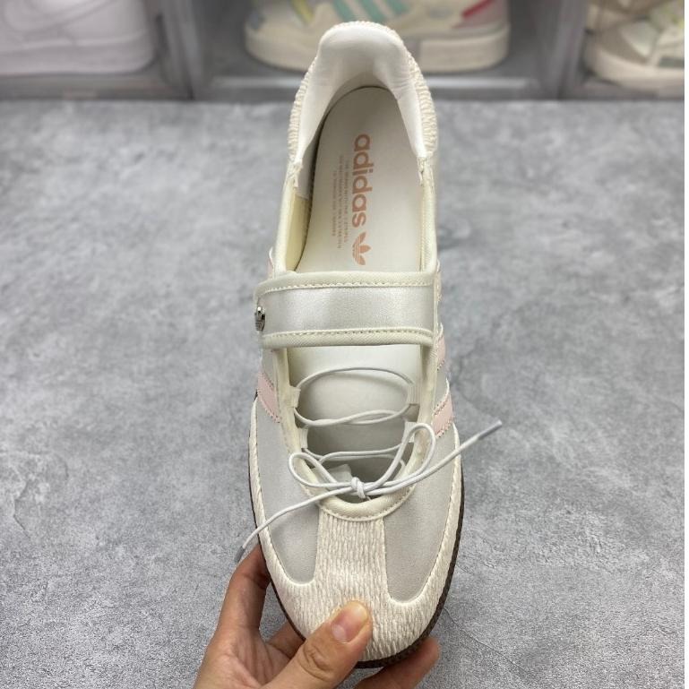 【季得運動】Adidas Samba Jane 瑪麗珍款 板鞋運動鞋 粉白 *EU36-42。51066D-細節圖4