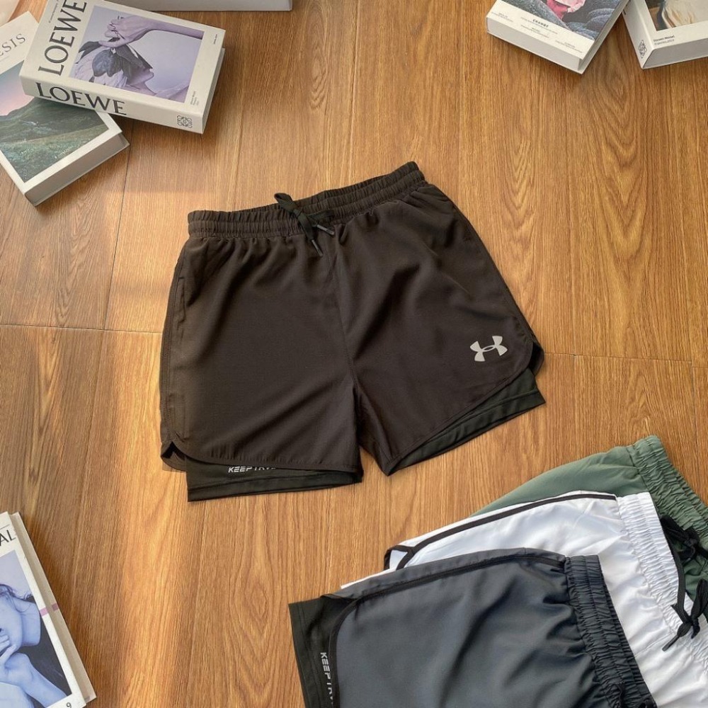 【季得運動】Under Armour安德瑪 反光字母印花 假兩件運動短褲 黑白灰綠 *M-2XL。50992B-細節圖6