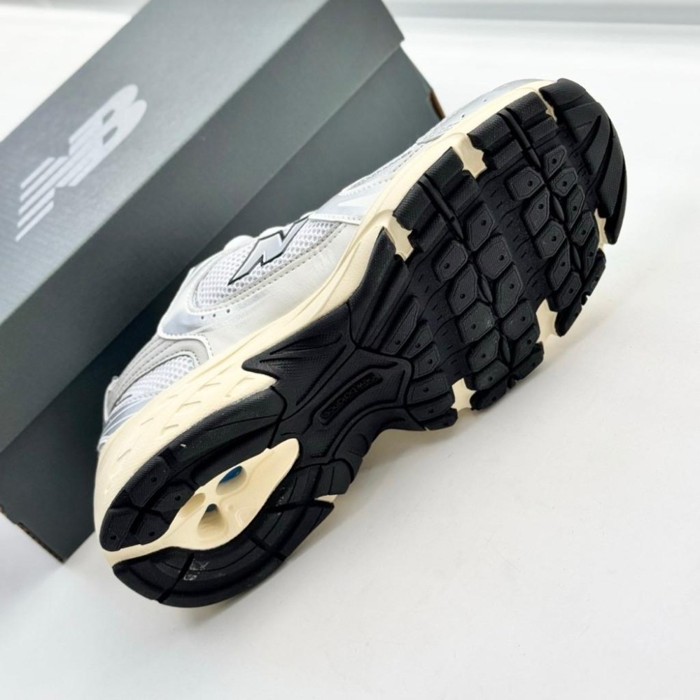 【季得運動】New balance 男女復古風老爹鞋 銀白 *EU36-44。50936D-細節圖6