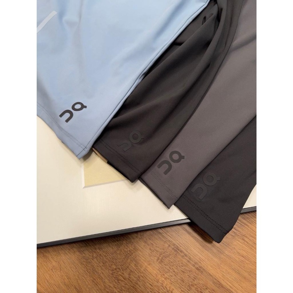 【季得運動】on昂跑2025年新款半拉鍊立領休閒長袖 黑灰 卡其黑 藍黑 藍白*M-3XL。50951C-細節圖6