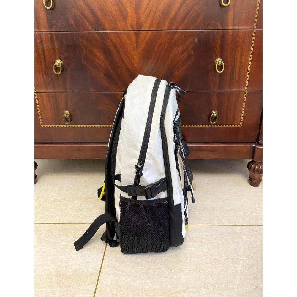 【季得運動】Discovery 國家地理 大號雙肩包 登山包 電腦包 *白色。50961F-細節圖2