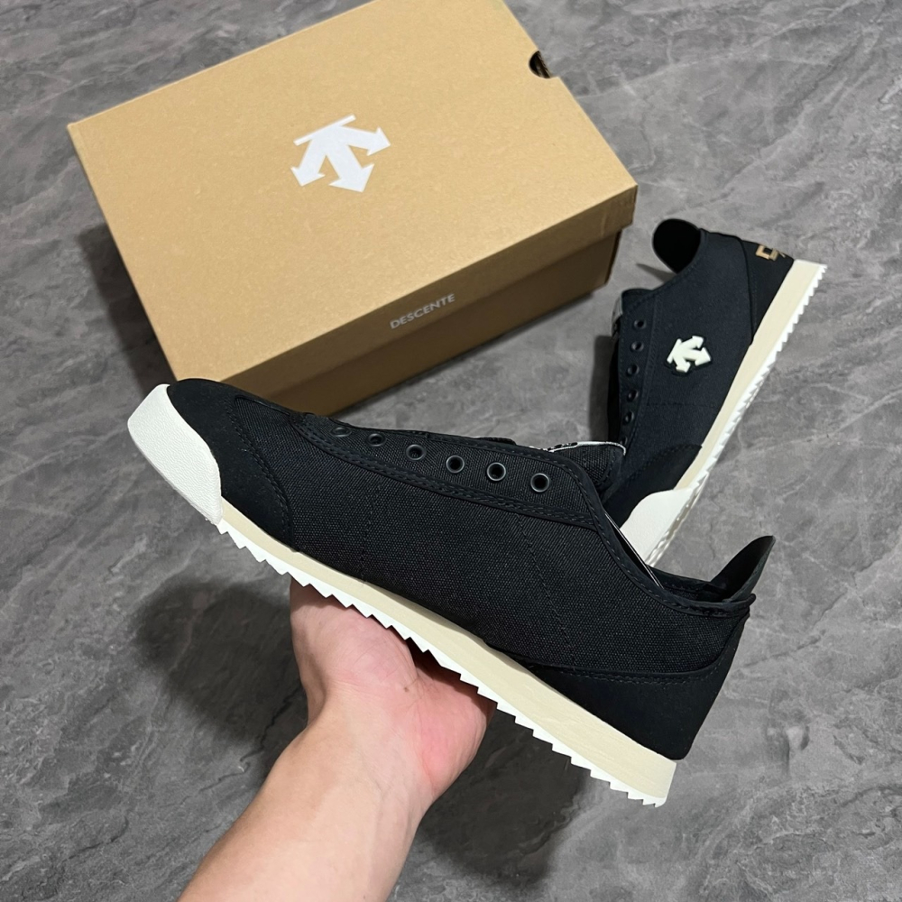 【季得運動】DESCENTE休閒運動低筒板鞋 黑色 *EU36-45。50919D-細節圖5