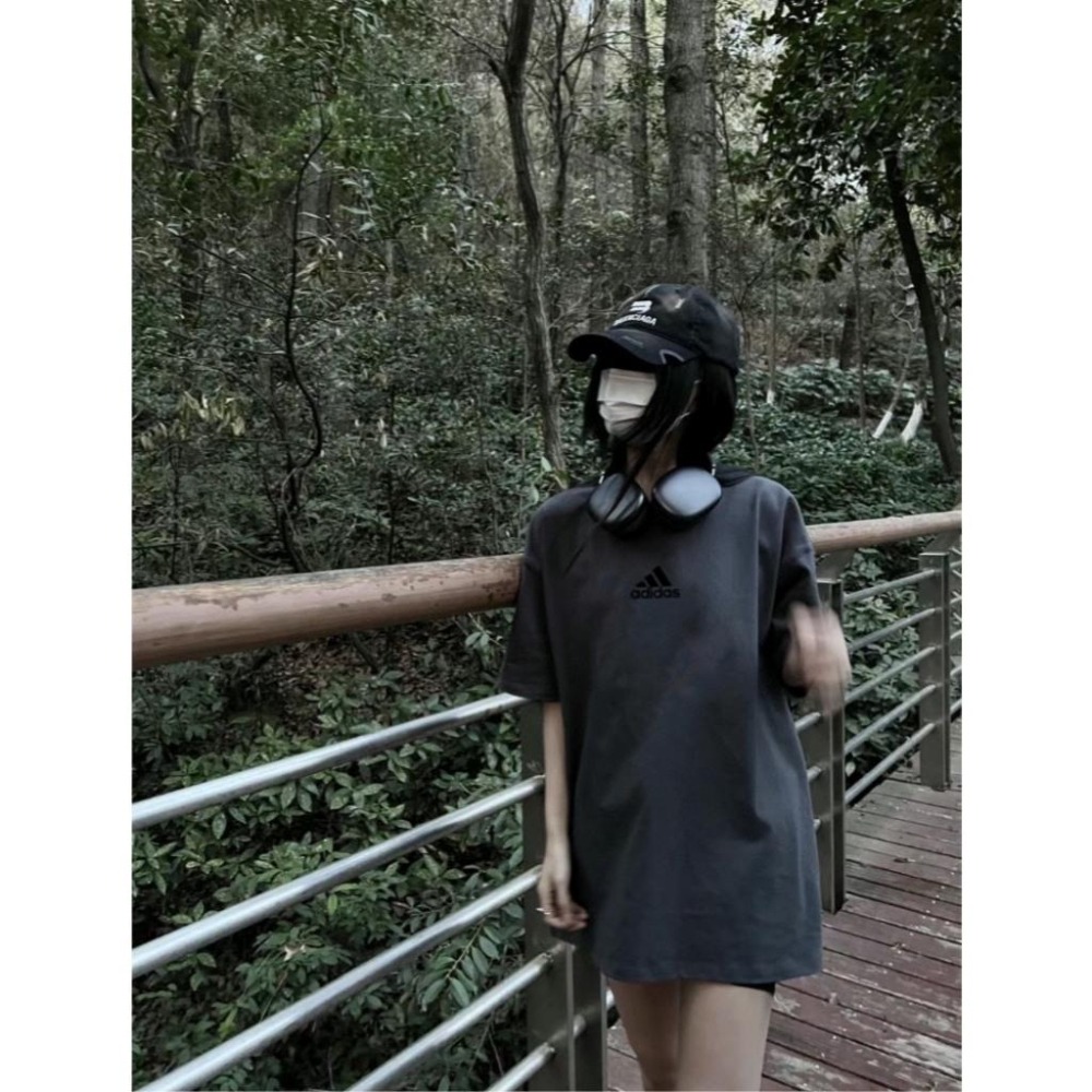 【季得運動】adidas 厚重直筒純棉黑標短袖T 鐵灰色＊M-XL。250872C-細節圖5