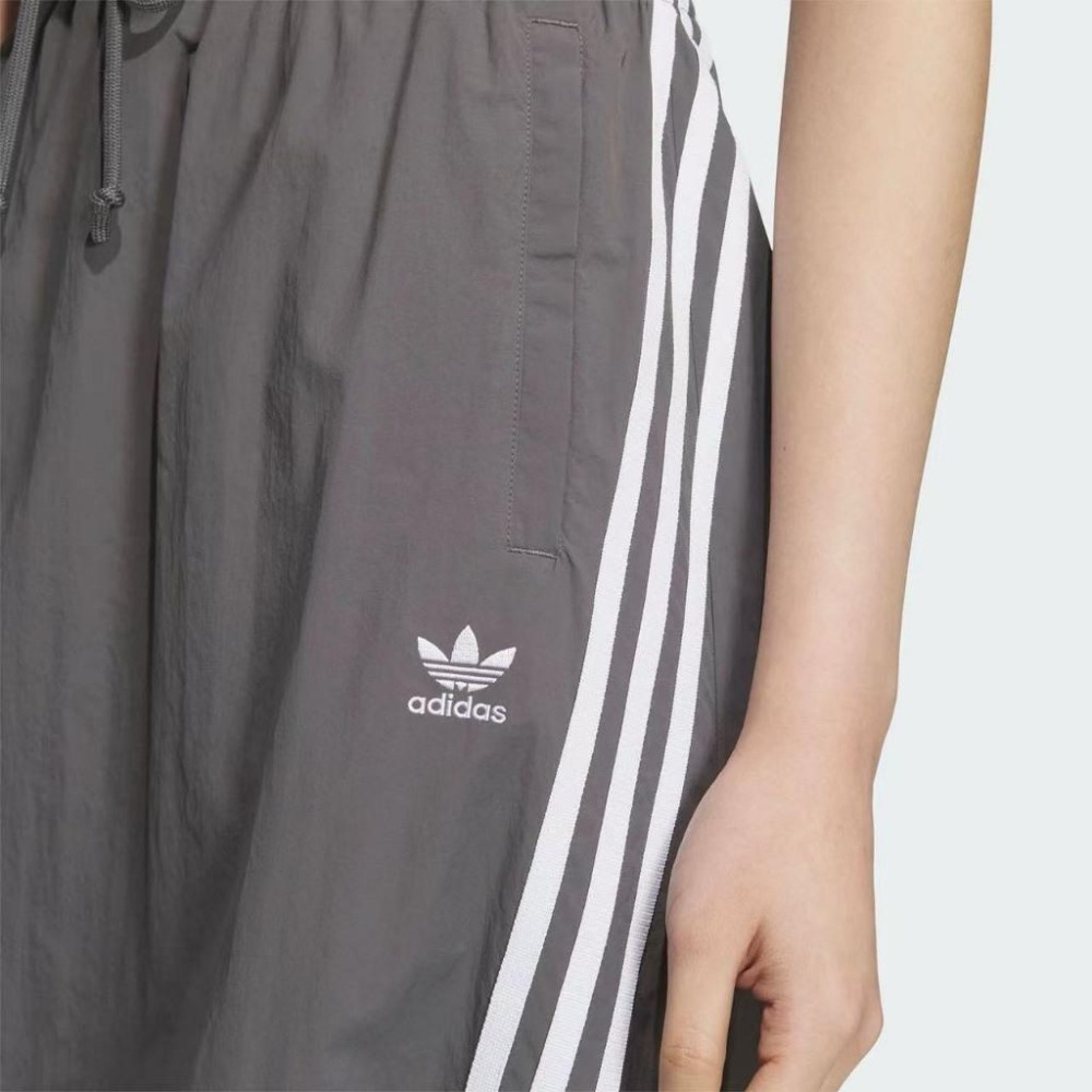 【季得運動】adidas 25年新款刺繡小標長裙 黑色 灰色＊S-XL。50901C-細節圖7