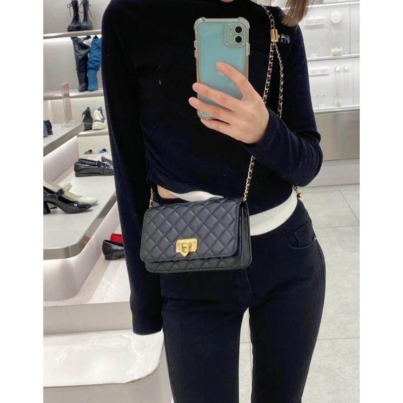 側背包 斜背包 背包 Charles&Keith 小CK 金環款 小香風 有調節釦 小ck包 大容量 收納方便 出門必備-細節圖6