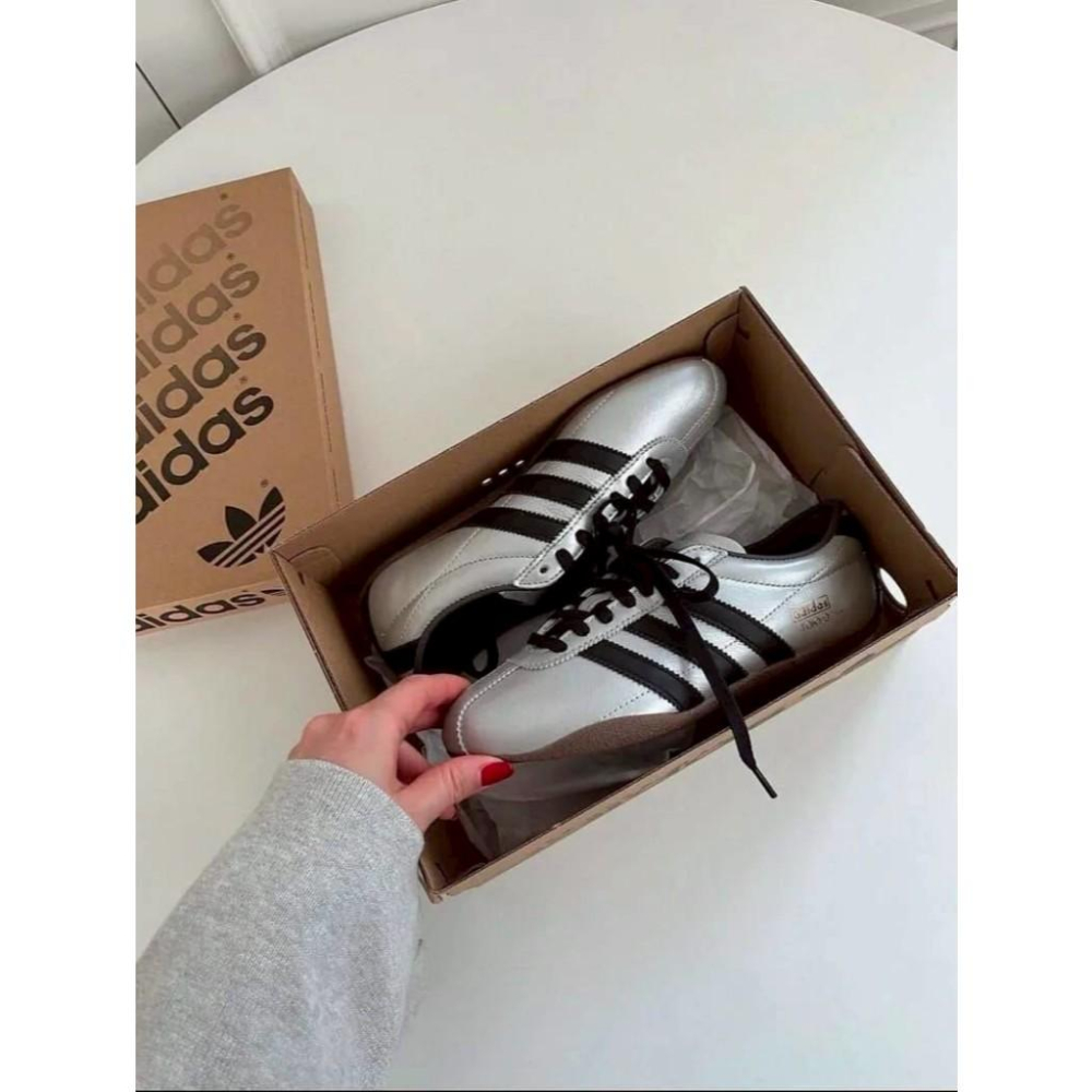 Y2K穿搭 adidas TOKYO 復古銀鞋 運動跑鞋 復古銀 金屬感 明星同款 輕量透氣 男女同款 經典三線-細節圖3