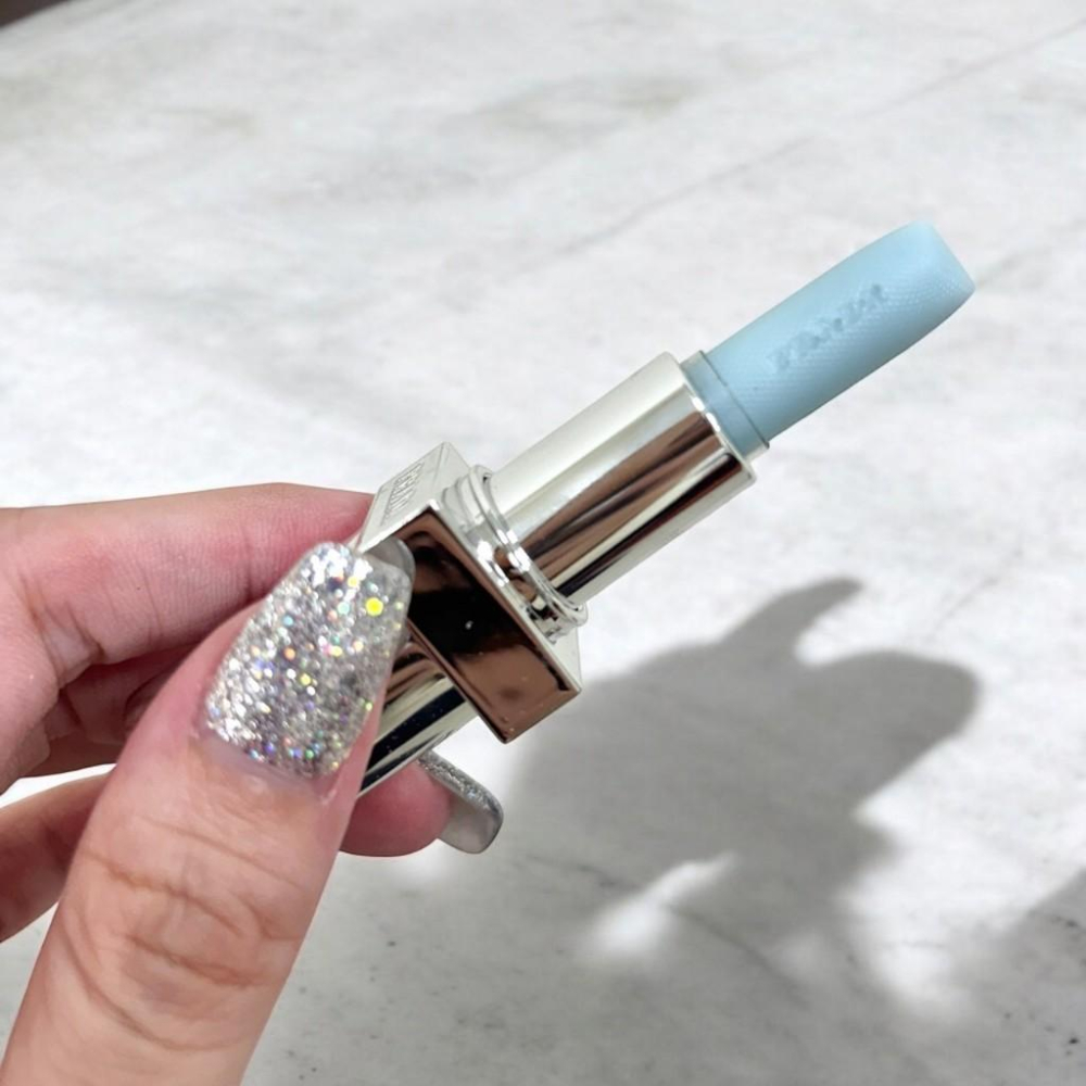 潤唇膏 護唇膏 1.6g 法國 PRADA U001 莫測藍 寶寶藍 PRADA護唇膏 送禮自用 日常通勤 顯氣色 不挑-細節圖2