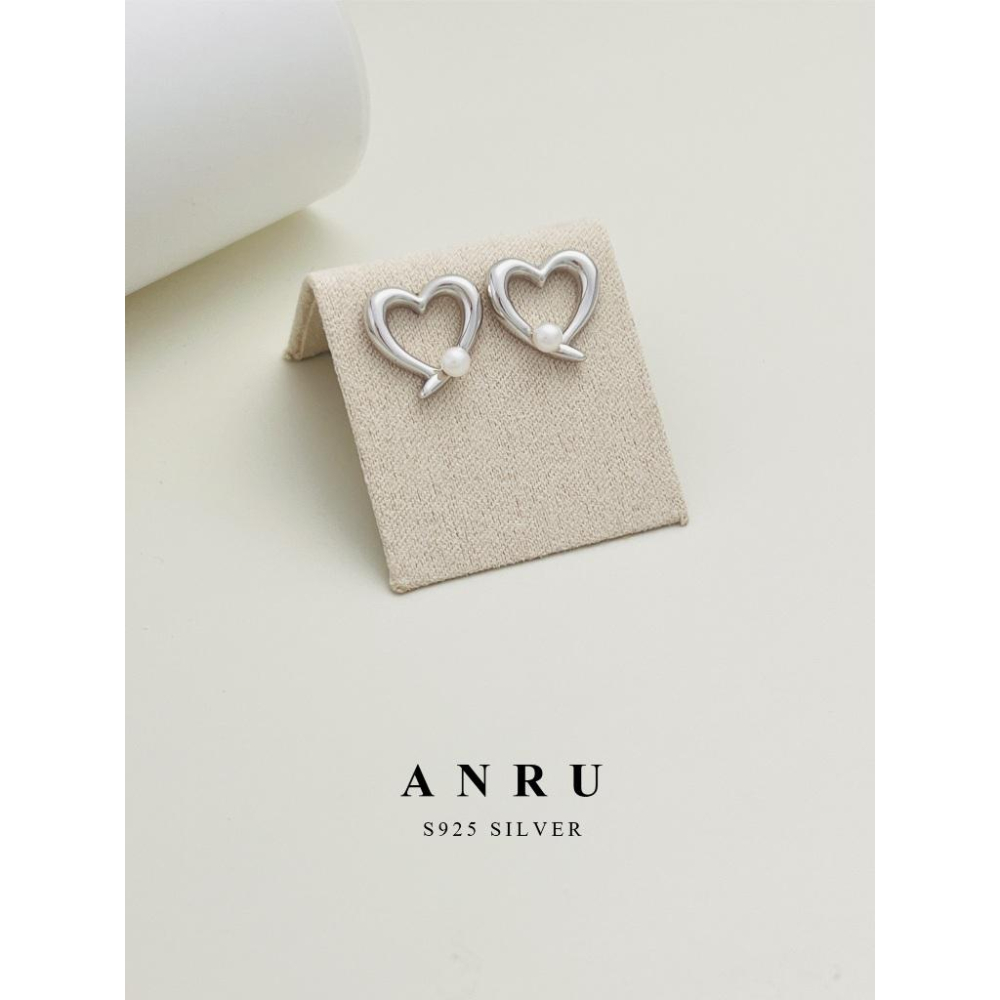 ｜ANRU 初心｜純銀珍珠耳環 ｜S925 純銀 珍珠 愛心 耳環 輕奢 x 優雅 x 質感-細節圖2