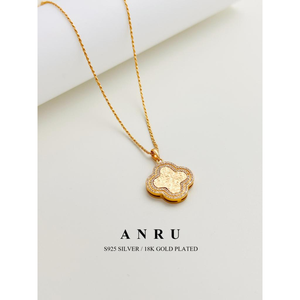 ｜ANRU 幸運四葉草｜純銀項鍊 ｜S925 純銀 18K金 金色 鎖骨鍊 項鍊 輕奢 x 優雅 x 幸運-細節圖2