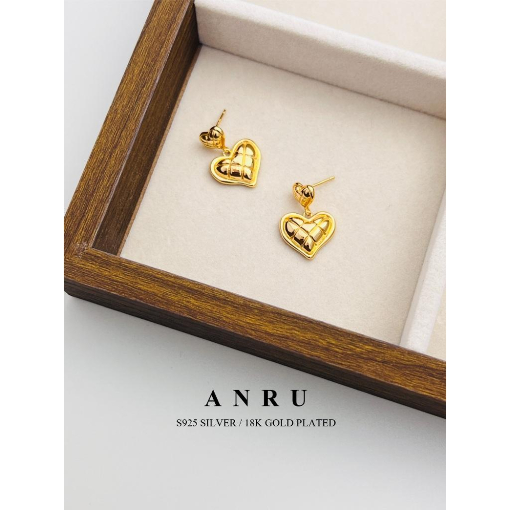｜ANRU 雙心｜純銀愛心耳環 ｜S925 純銀 18K金色 愛心 耳環 項鍊 輕奢 x 優雅 x 質感-細節圖3