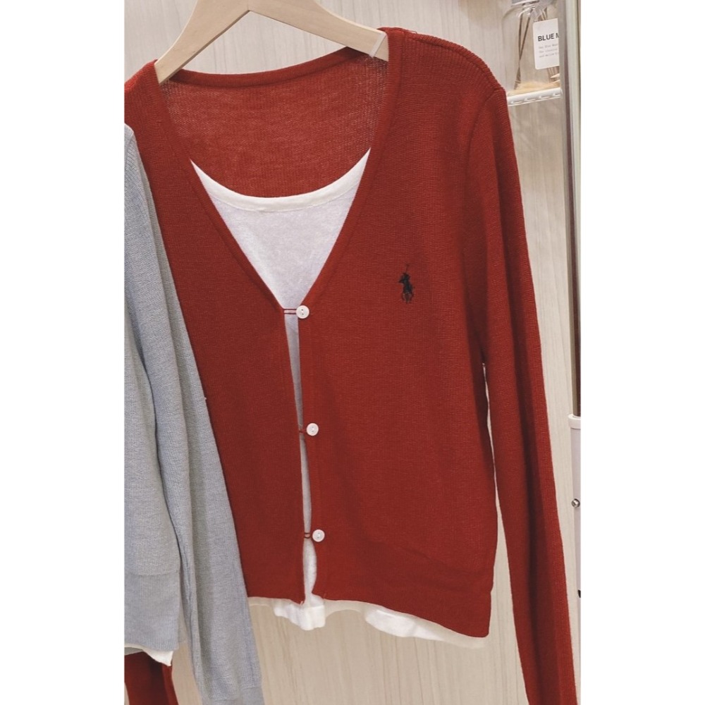 S.C 優衣館 秋冬新款 韓版 假二件 針織上衣 釦可開 上班族必備款 新鮮人穿搭 氣質女孩 圓領 長袖 現貨女裝-規格圖8