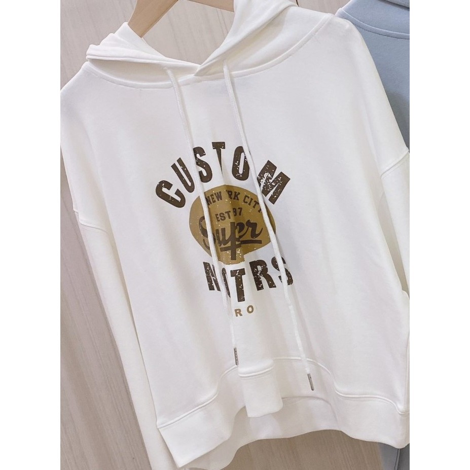 S.C 優衣館 秋冬新款 薄款 短版 帽T 長袖 連帽上衣 英文字母 減齡穿搭 可愛 甜美 上衣 女裝現貨-規格圖9