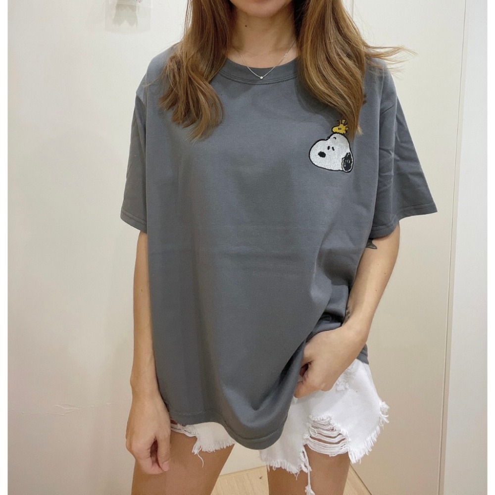 S.C優衣館 正韓 夏季上衣 萌犬圖樣 短袖上衣 短T 落肩 修飾款 T恤 休閒風 減齡 現貨女裝-規格圖4